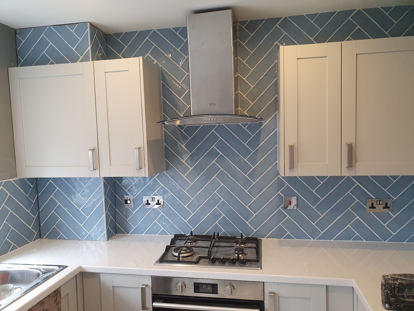 P Hindes. Quality tiling — Photos 2