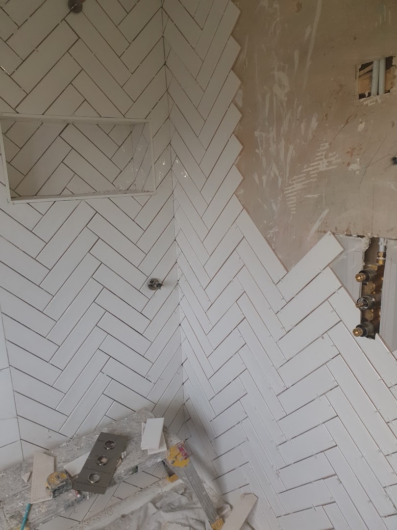 P Hindes. Quality tiling — Photos 1