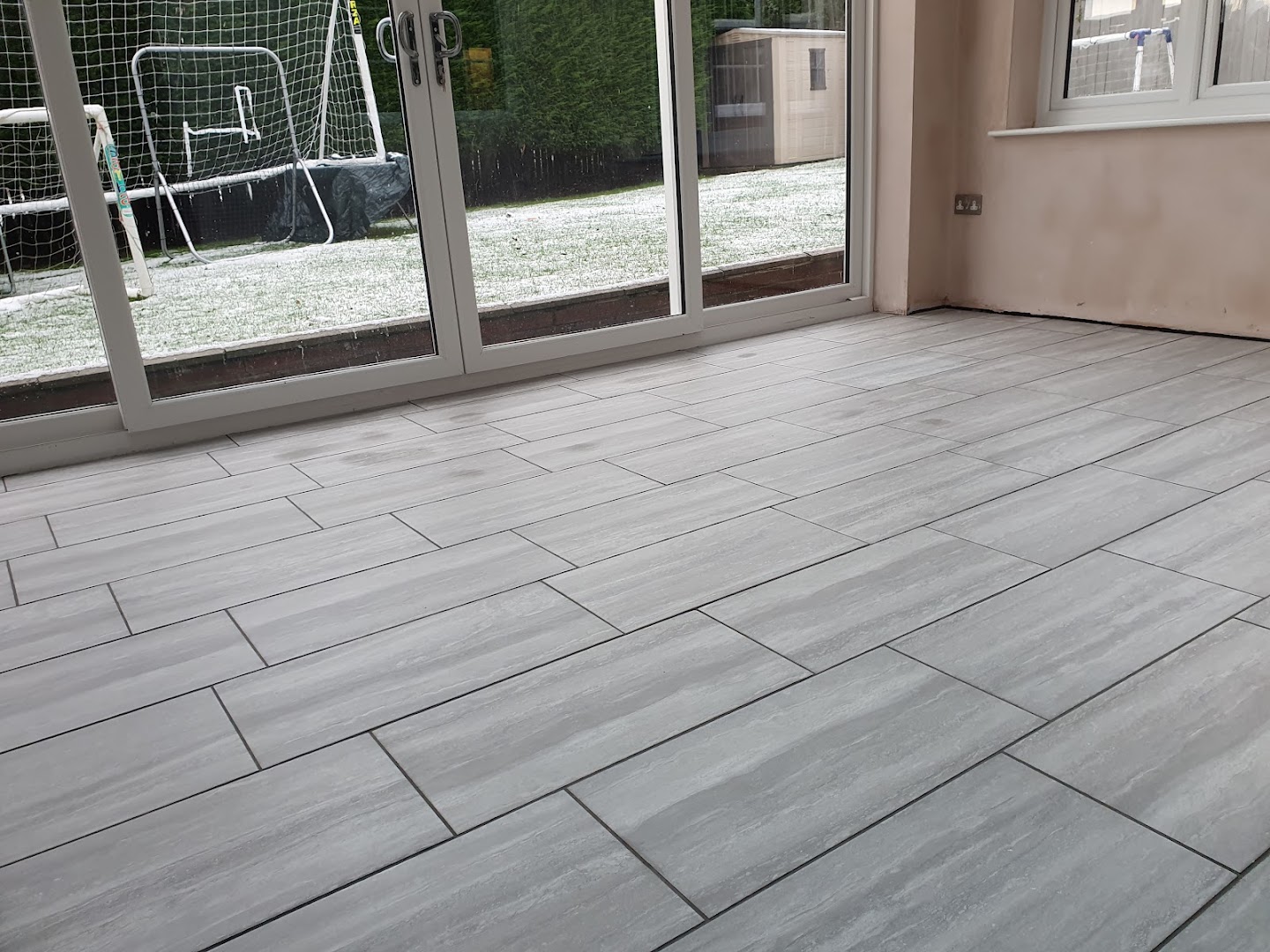 P Hindes. Quality tiling — Photos 4